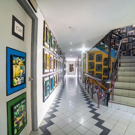 Davao City Oyo 200 Ponce Suites Art Hotel מראה חיצוני תמונה