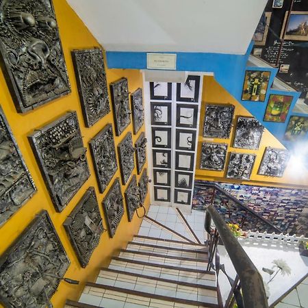 Davao City Oyo 200 Ponce Suites Art Hotel מראה חיצוני תמונה