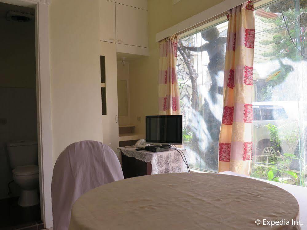 Davao City Oyo 200 Ponce Suites Art Hotel מראה חיצוני תמונה
