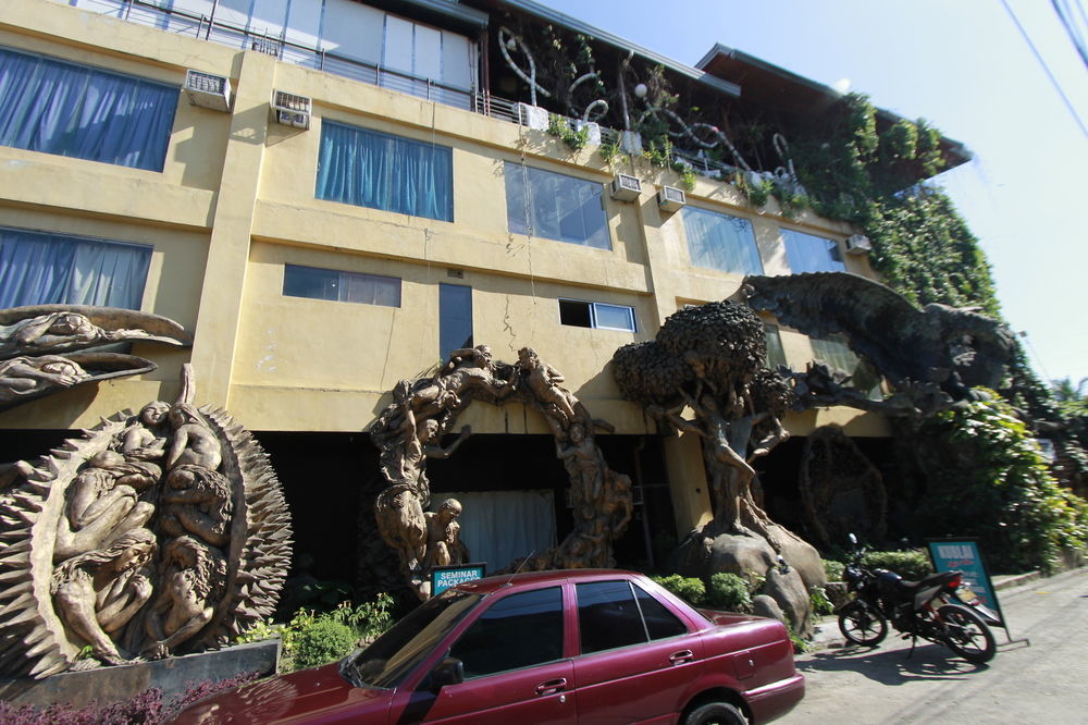 Davao City Oyo 200 Ponce Suites Art Hotel מראה חיצוני תמונה