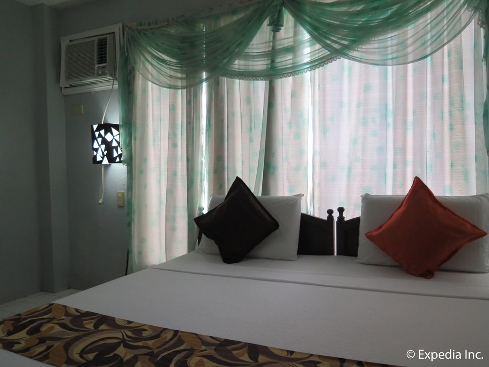 Davao City Oyo 200 Ponce Suites Art Hotel מראה חיצוני תמונה