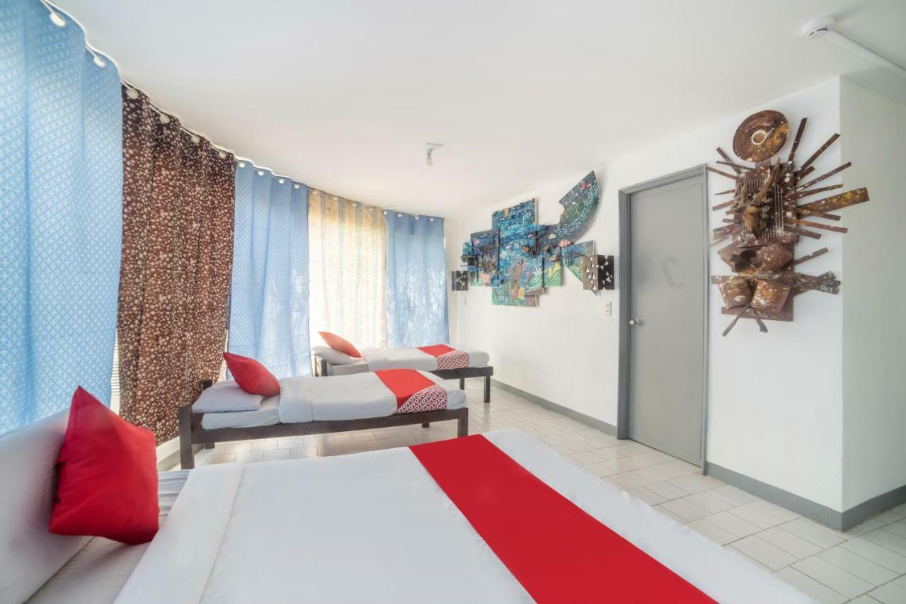 Davao City Oyo 200 Ponce Suites Art Hotel מראה חיצוני תמונה