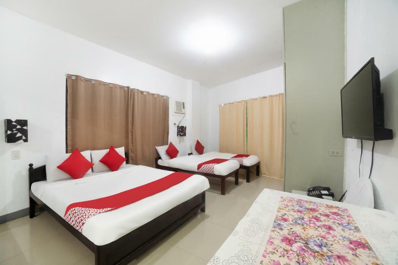 Davao City Oyo 200 Ponce Suites Art Hotel מראה חיצוני תמונה