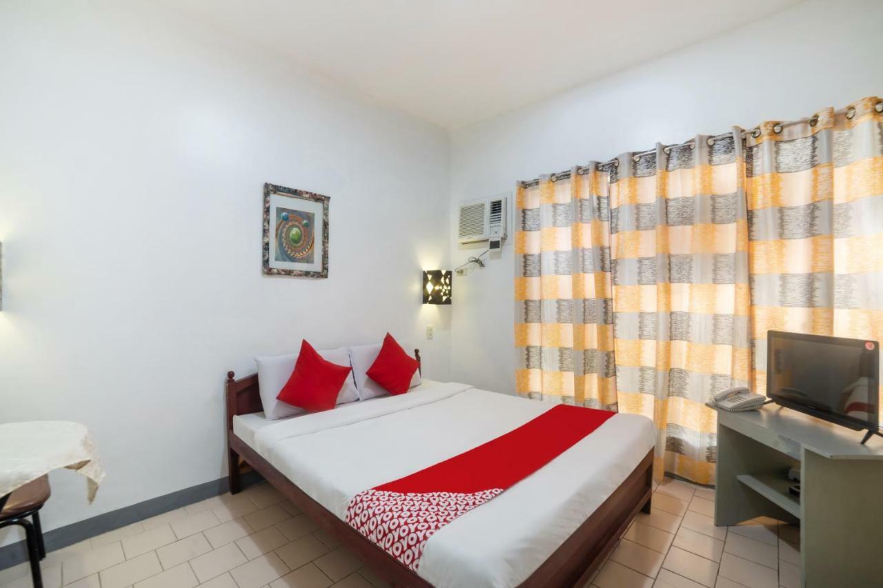 Davao City Oyo 200 Ponce Suites Art Hotel מראה חיצוני תמונה