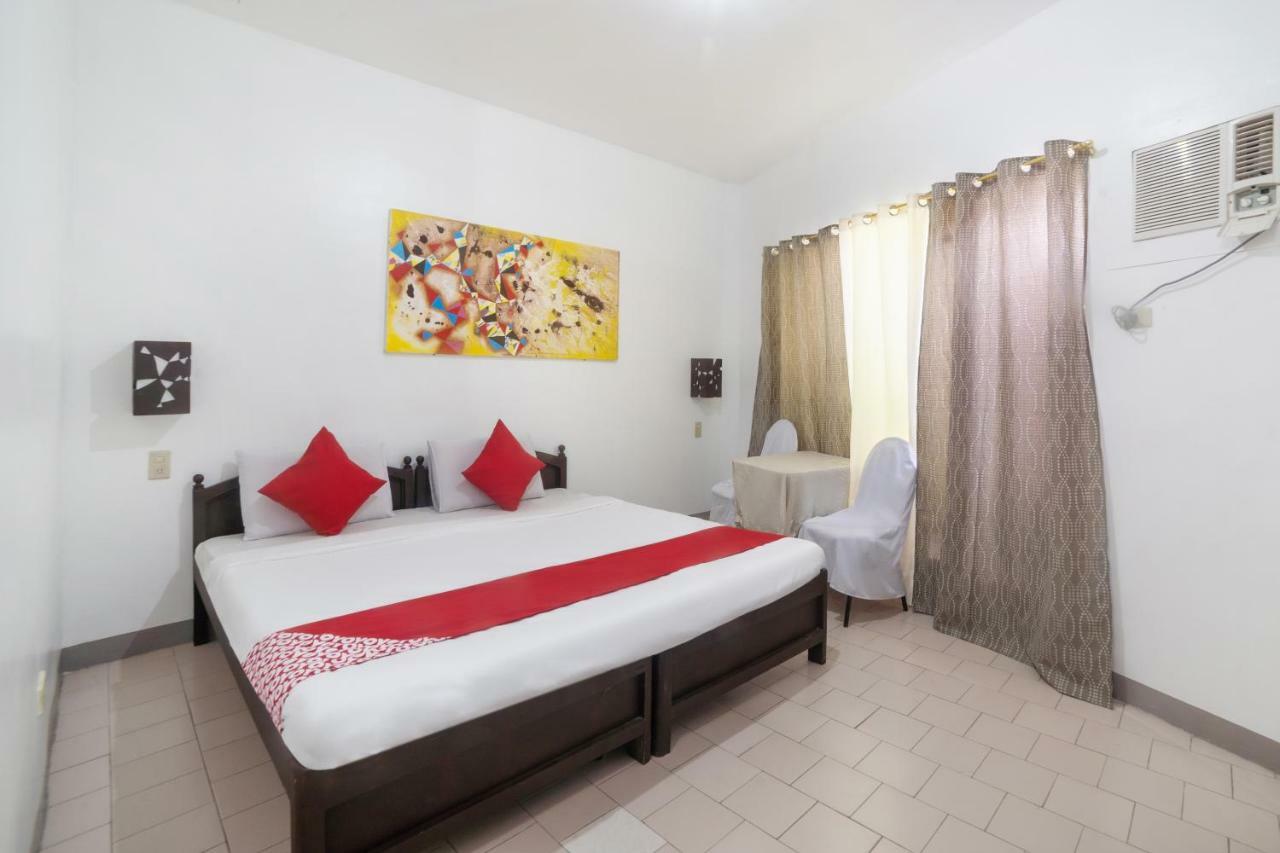Davao City Oyo 200 Ponce Suites Art Hotel מראה חיצוני תמונה