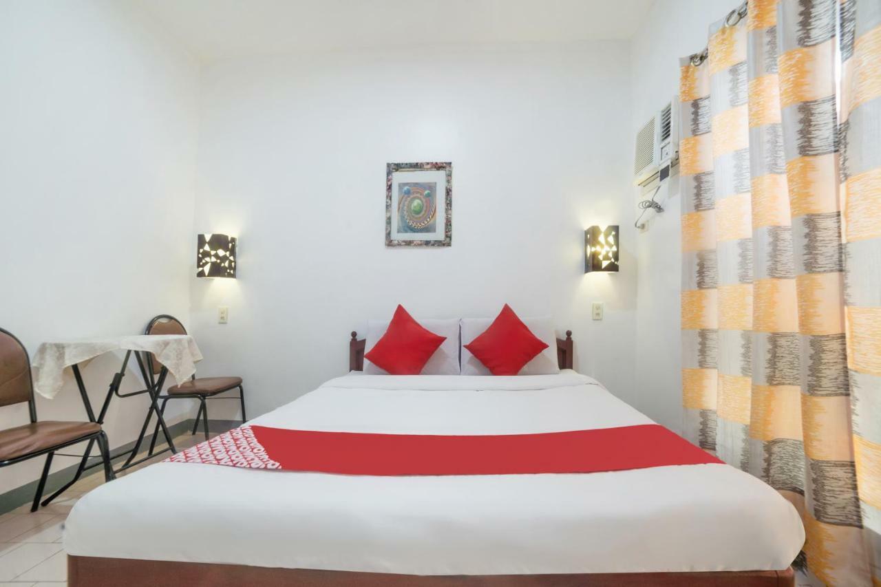 Davao City Oyo 200 Ponce Suites Art Hotel מראה חיצוני תמונה