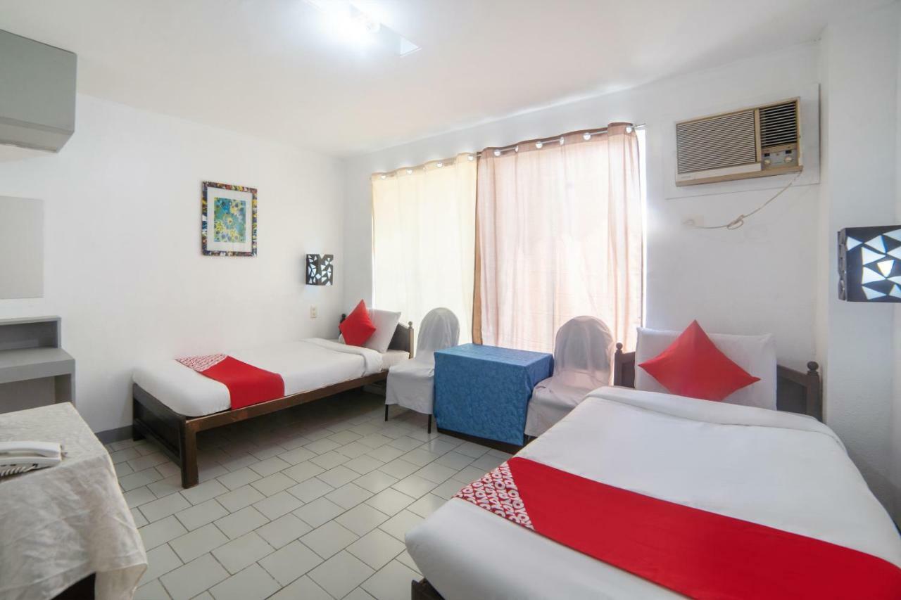 Davao City Oyo 200 Ponce Suites Art Hotel מראה חיצוני תמונה