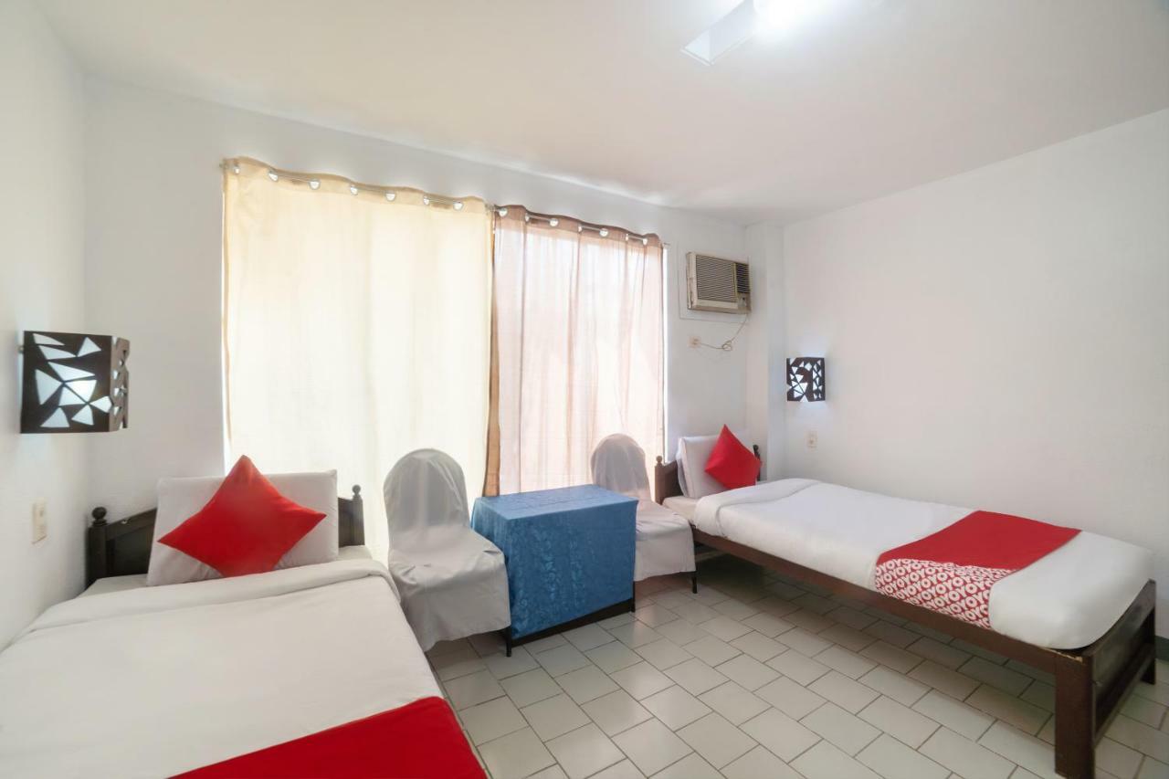 Davao City Oyo 200 Ponce Suites Art Hotel מראה חיצוני תמונה