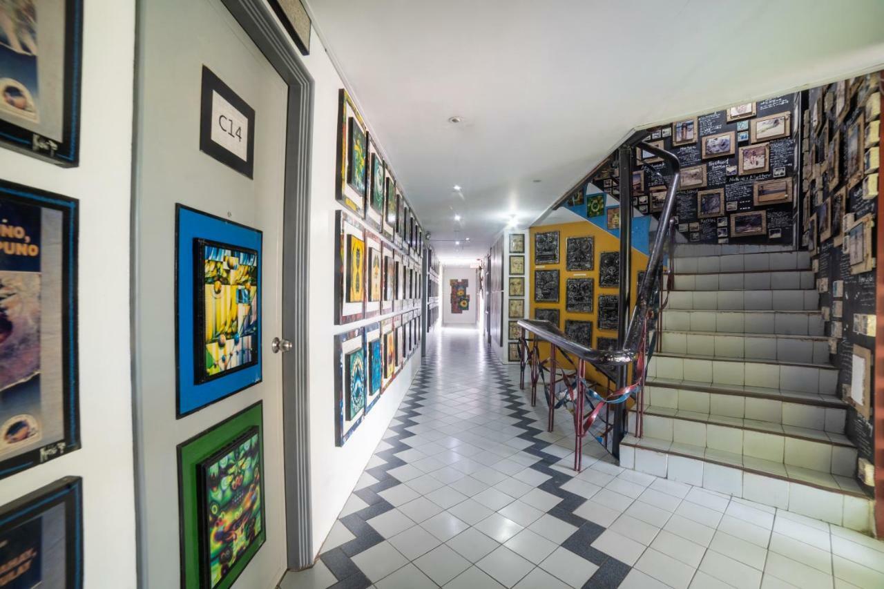 Davao City Oyo 200 Ponce Suites Art Hotel מראה חיצוני תמונה