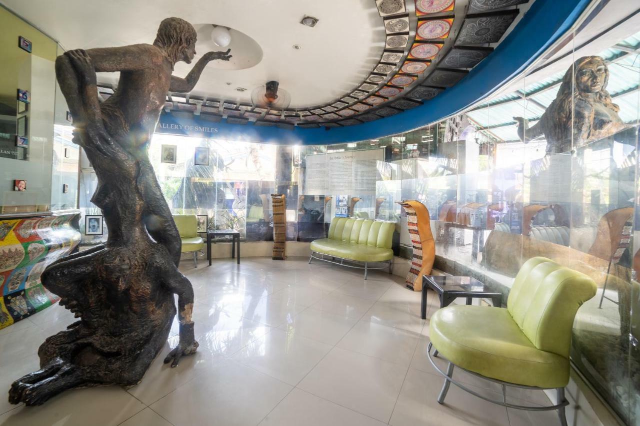 Davao City Oyo 200 Ponce Suites Art Hotel מראה חיצוני תמונה