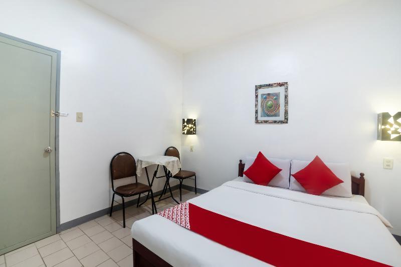 Davao City Oyo 200 Ponce Suites Art Hotel מראה חיצוני תמונה