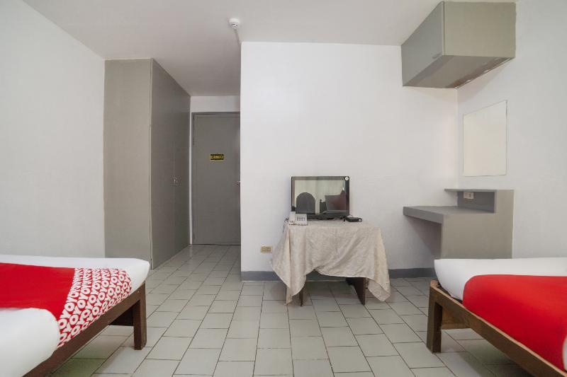 Davao City Oyo 200 Ponce Suites Art Hotel מראה חיצוני תמונה